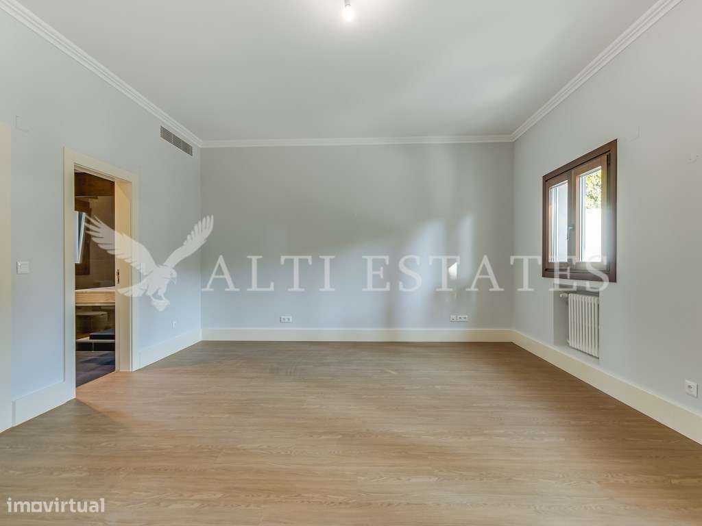 Deslumbrante moradia em zona nobre do Estoril-21