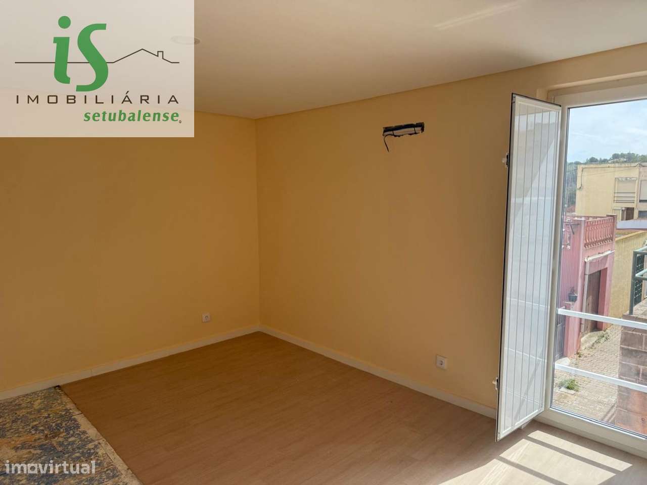 MORADIA T4 TRANSFORMADA EM T3 | TOTALMENTE REMODELADA | CASAL DE FIGUE-16