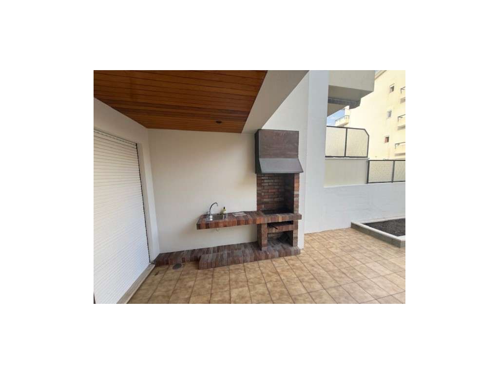 Moradia V3 na Senhora da Hora - Localização Premium!-6