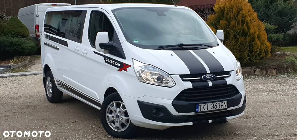 Ford Tourneo Custom 300 L2H1 VA Titanium - 4