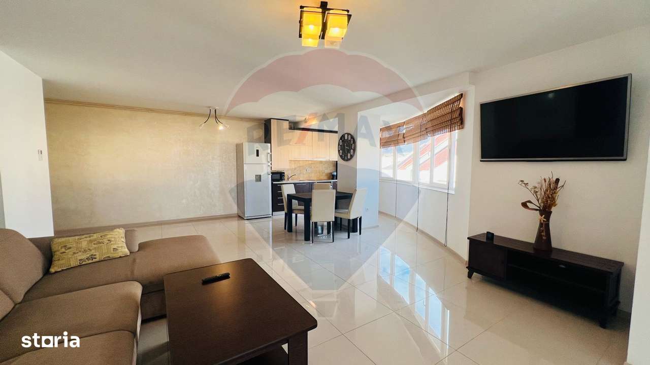 Apartament de lux de închiriat în zonǎ ultracentralǎ - Imagine principală: 4/10