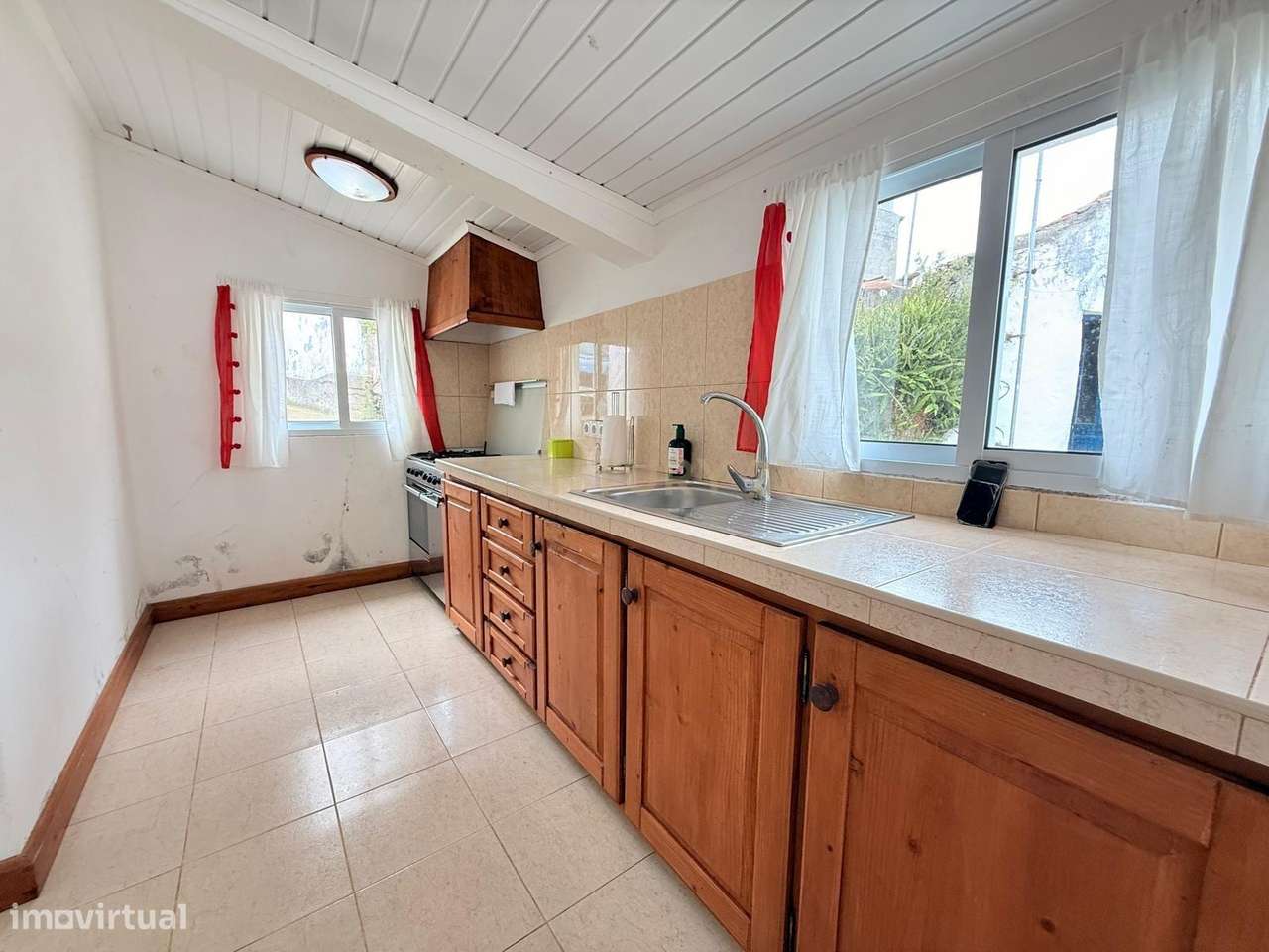 Moradia T3 com amplo terreno na freguesia da Pedreira, Nordeste - Grande imagem: 4/23