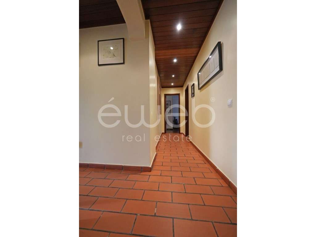 Apartamento T3 com varanda, Luísa Todi-18