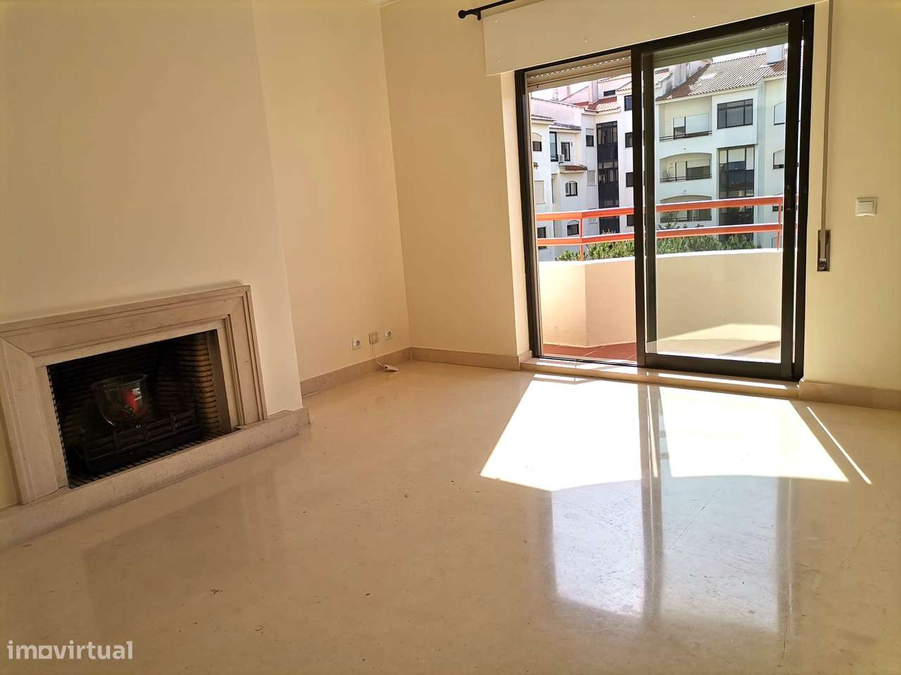 Apartamento T2 remodelado em Cascais com piscina - Grande imagem: 5/35