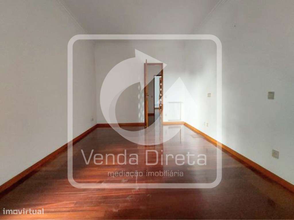 Moradia T5 com Piscina + Armazém | Terreno com 5.000 m² | Vila Nova...-13