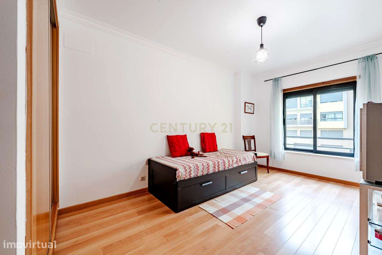 Apartamento T3 com excelente exposição solar-32