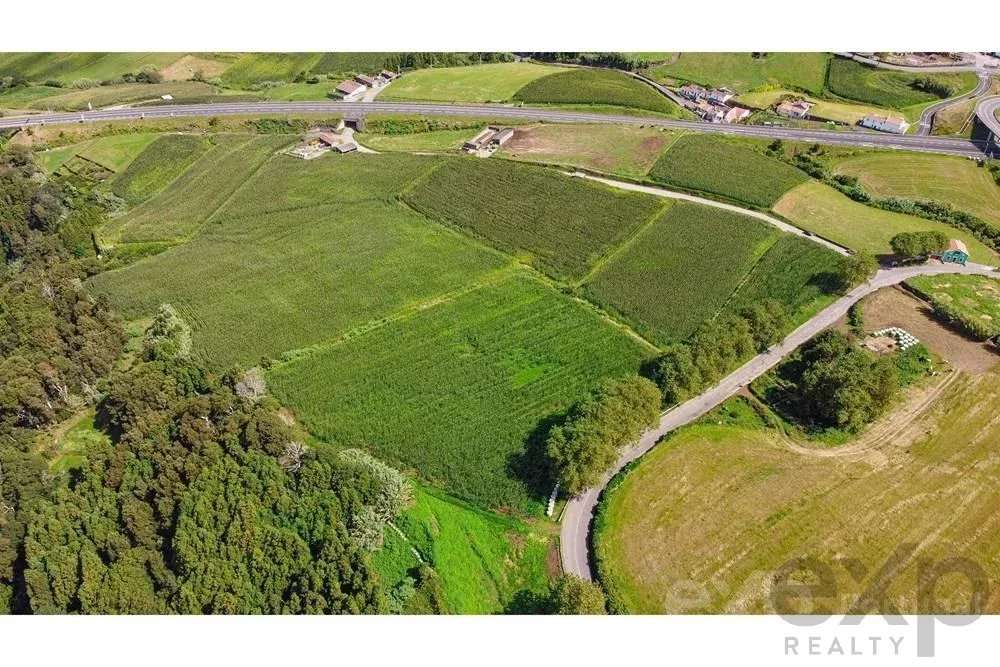 Terreno com 19280m2, vista mar e montanha - Grande imagem: 5/13