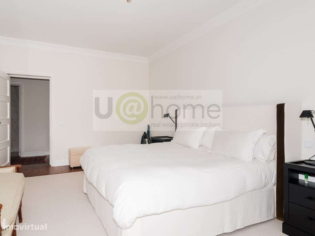 Apartamento T4+ 1 na Lapa-25
