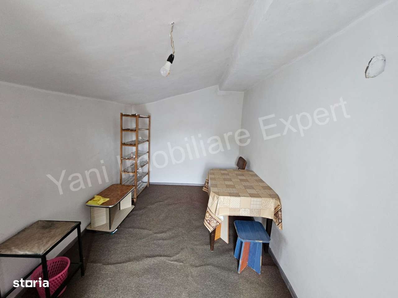 Casă de vânzare în comuna Domnești, județ Argeș. - Imagine principală: 5/16