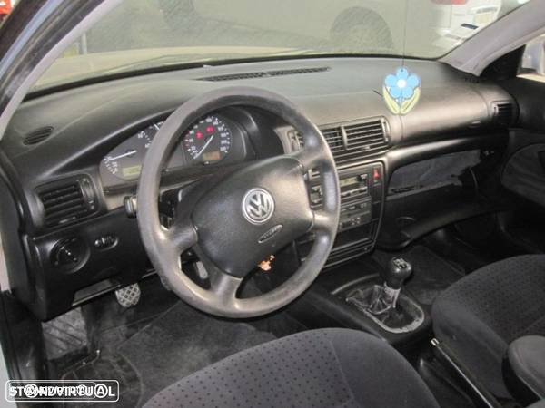 VW Passat 1.6 100cv de 1997 para peças - 5