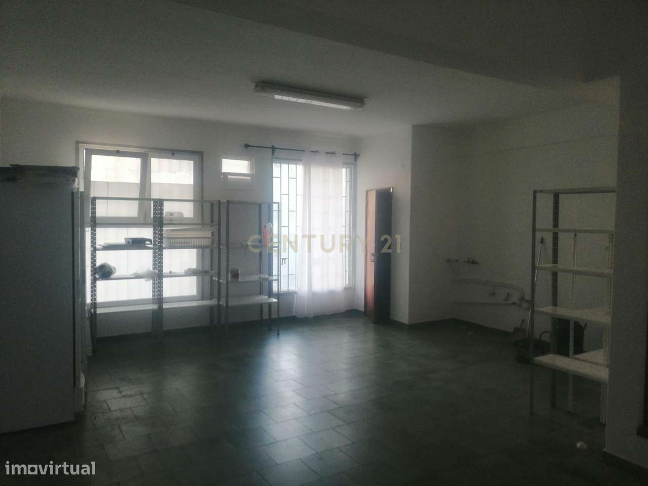 Loja de Centro Comercial na Cruz de Pau - Seixal - Grande imagem: 3/6