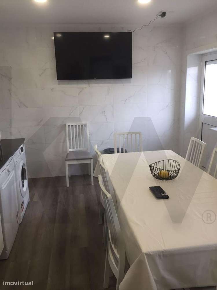 Imóvel para Investimento – Alto Potencial de Rentabilidade em Campanhã - Grande imagem: 3/34