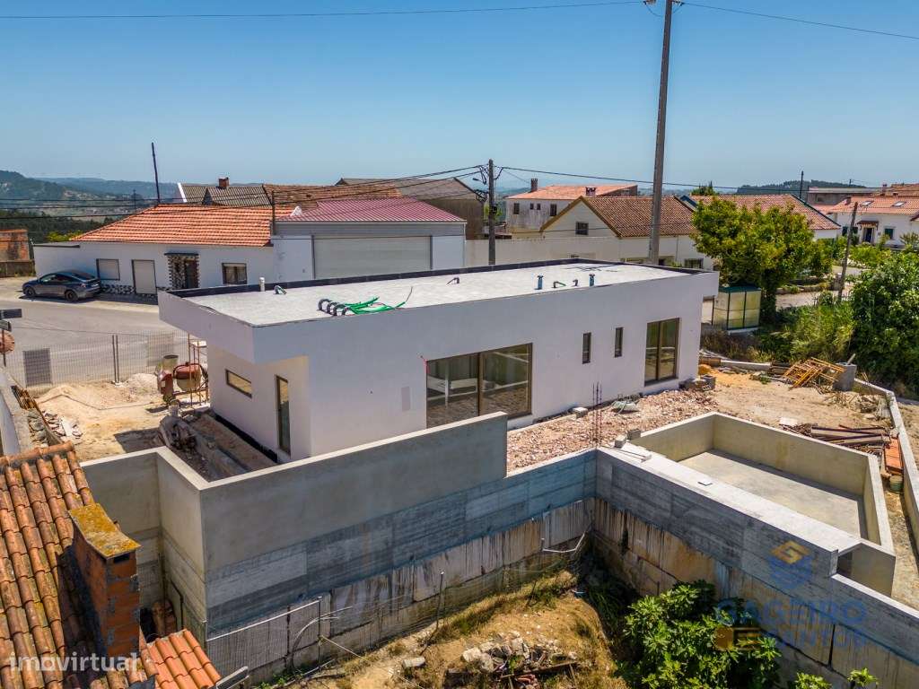 Moradia com piscina a 15 minutos de São Martinho do Porto - Grande imagem: 4/48