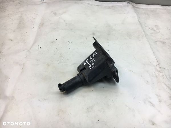 BMW E70 LIFT SPRYSKIWACZ LAMPY PRAWY 7173852 - 1