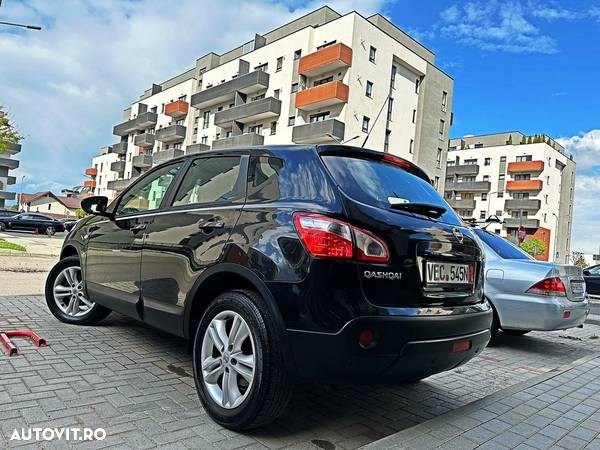 Nissan Qashqai 1.6 visia - 2