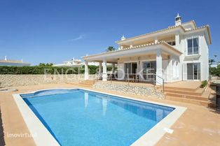 Fantástica moradia V3 com piscina, vista mar e a pé da praia de São R