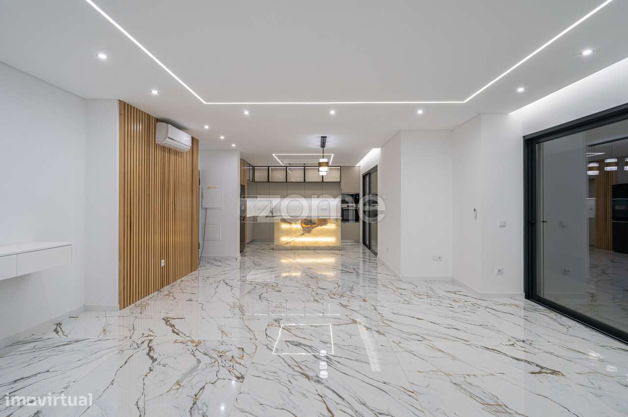 Apartamento T3 Penthouse com Vista Mar e Cidade no Caniço-9