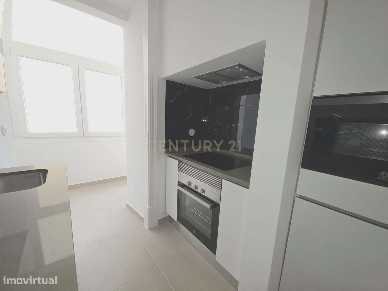 Apartamento T3  Renovado na Penha de França, Lisboa-4
