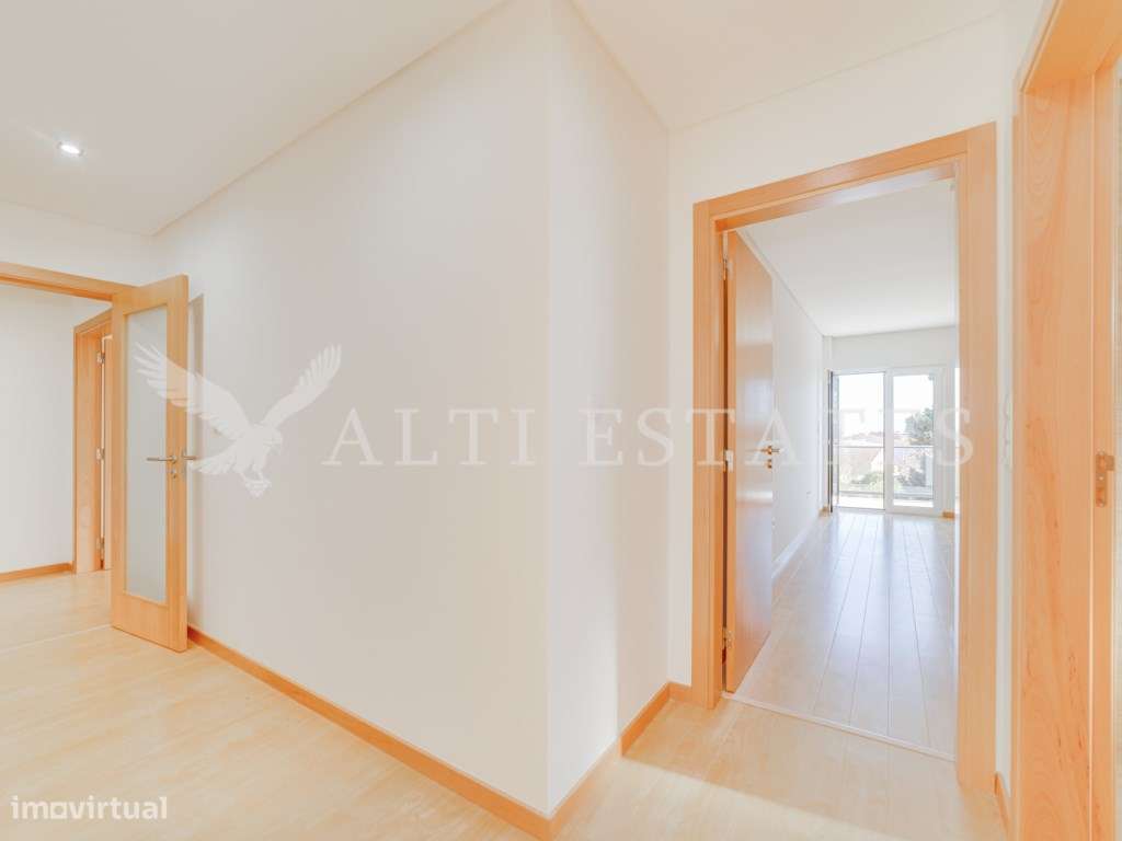 Apartamento Duplex T3 Virado a Sul com Vista Mar, Pronto a Estrear-18