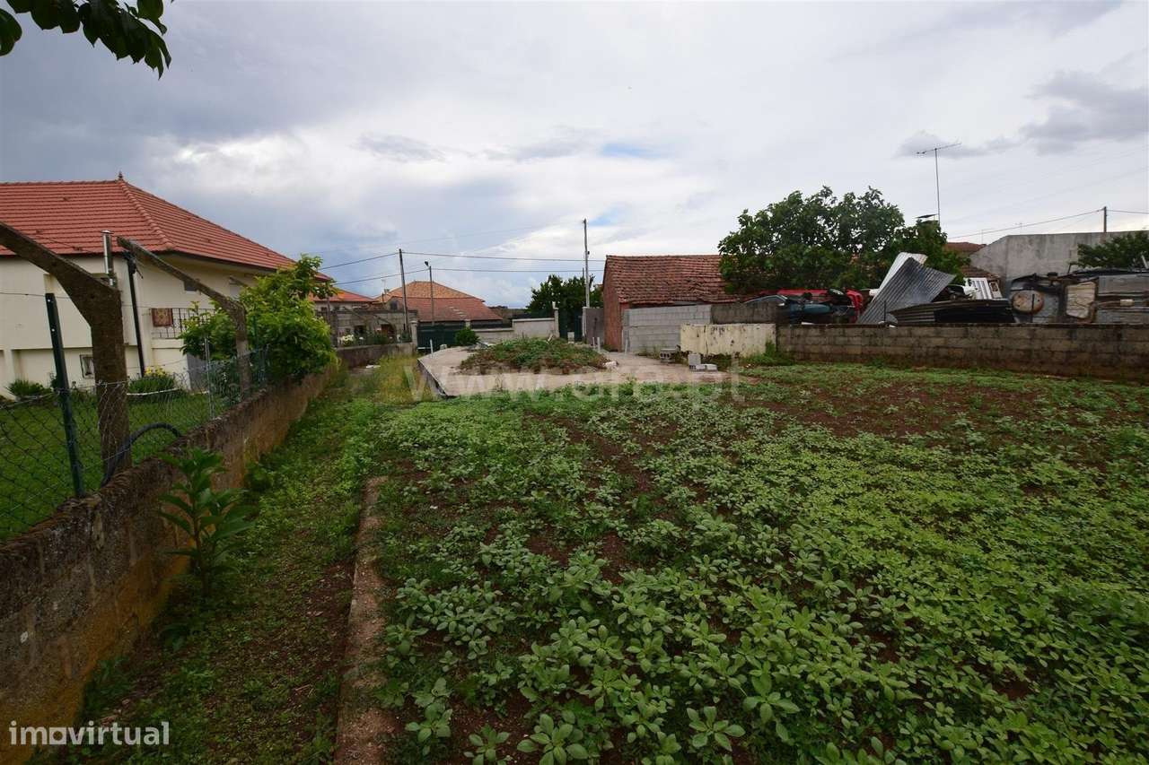 Terreno Urbano em Parada, Bragança - 615m² por 45.000€ - Grande imagem: 2/12