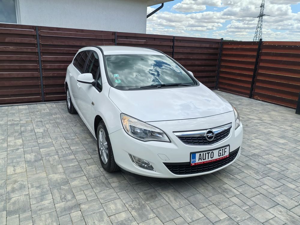 Opel Astra 1.3 CDTI DPF EcoFLEX Start/Stop Active 2012