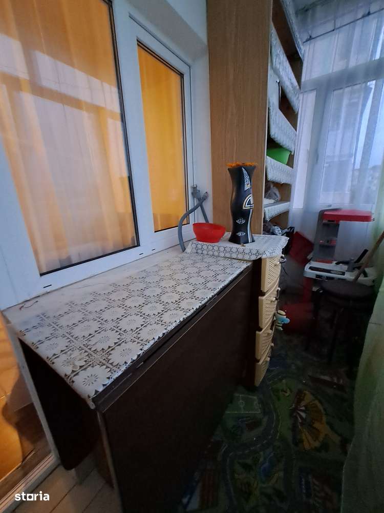 Vând apartament cu 2 camere ,etaj 2,zona centru,mobilat-7