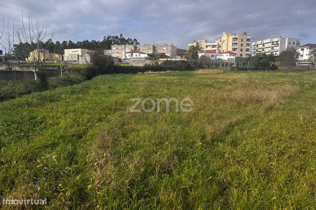Terreno Urbano ( viabilidade em análise ) - Grande imagem: 3/13