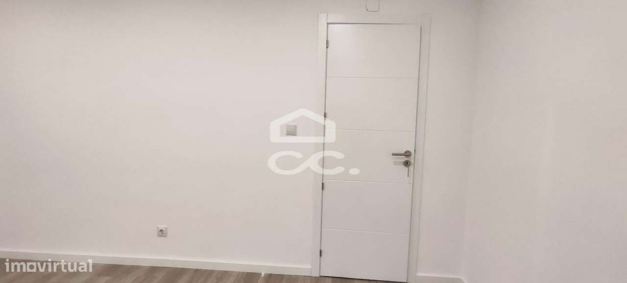 Apartamento T2 totalmente remodelado no Lavradio - Barreiro-13