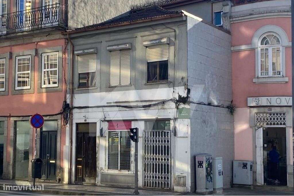 Prédio no centro do Porto com potencial de construção para habitação o - Grande imagem: 3/14