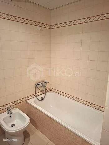 Apartamento T2 com elevador na Aldeia de Paio Pires-15