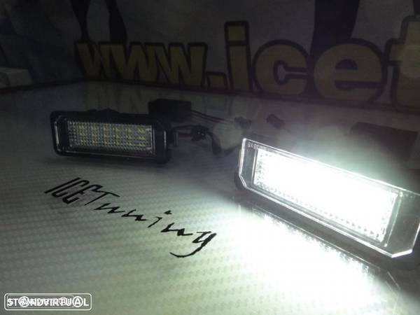 Suporte De Lampada De Matricula Com Led Branco Seat Altea, Altea XL, Exeo, Exeo ST, Ibiza 6J, Leon 1P, Bentley Continental Flying, GT, GT speed, GTC speed, Porsche Carrera GT, 911 Carrera 996, 997, GT2, GT3, 987, Cayene 9PA, Cayman 987C, Boxster, Audi TT,  VW Polo 6N2, 9N,9N3, Beetle, Passat B6, B7, EOS, Golf 4, 5, 6, 7, Lupo, Passat 3C, CC - 22