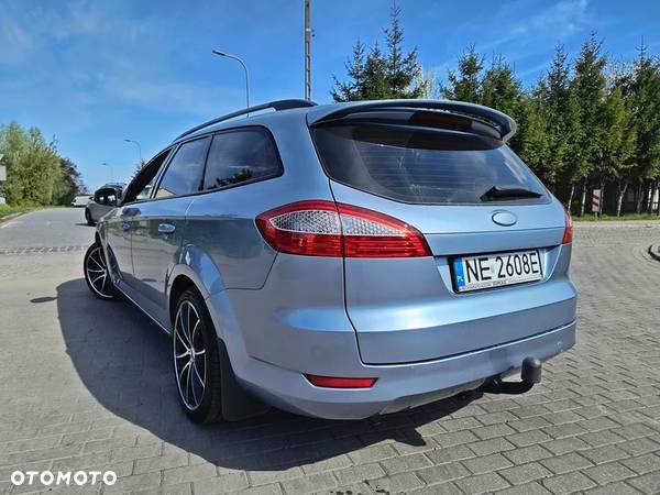 Ford Mondeo 2.0 Ambiente - 17
