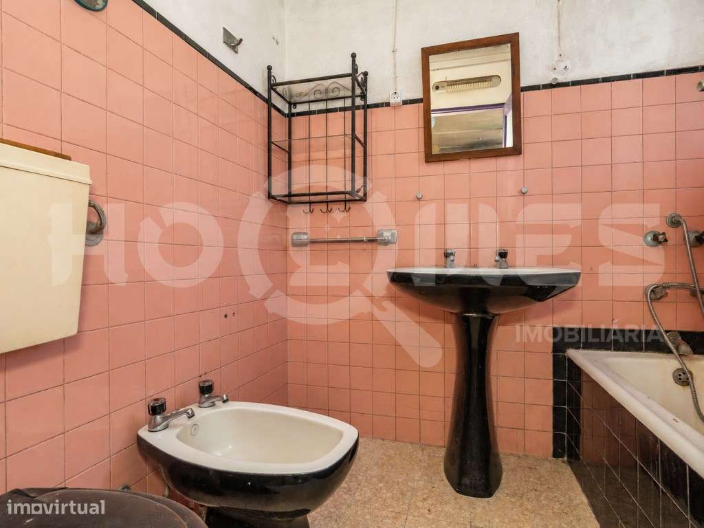 MORADIA COM 3 APARTAMENTOS NO CENTRO HISTÓRICO FIGUEIRA DA FOZ-37