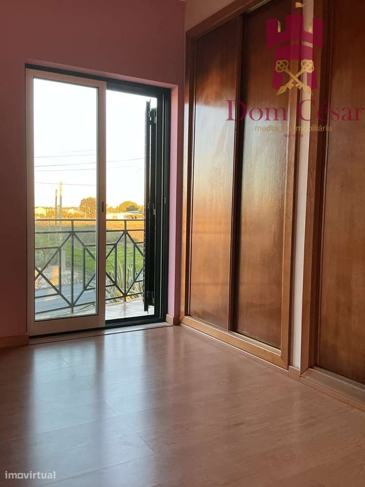 Moradia T4  R/C - 1º Andar em Foros de Salvaterra-23