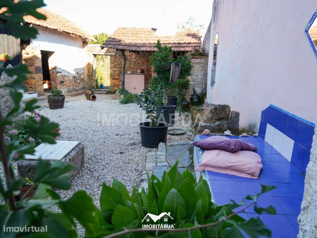 Casa Tradicional Portuguesa com Quintal, Vista e Muitos Detalhes Au...-30