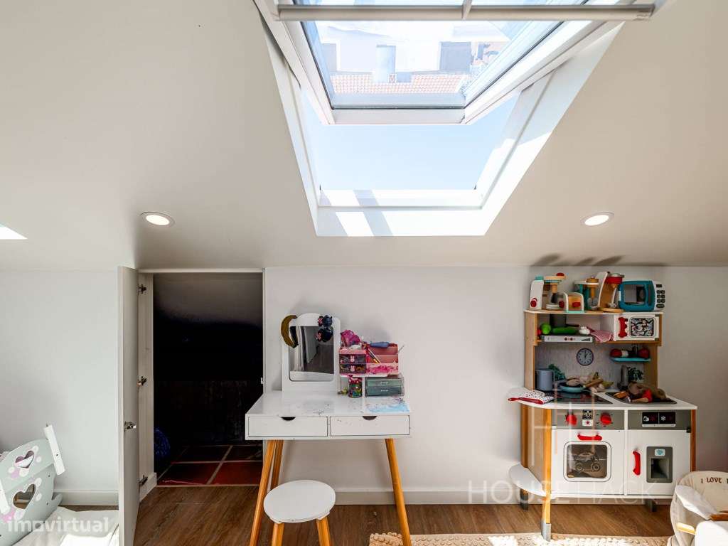 T2+2 Duplex Renovado com parqueamento e arrecadação-33