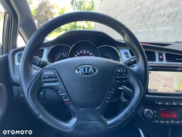 Kia Ceed 1.6 CRDi 128 ISG SW Platinum Edition - 14