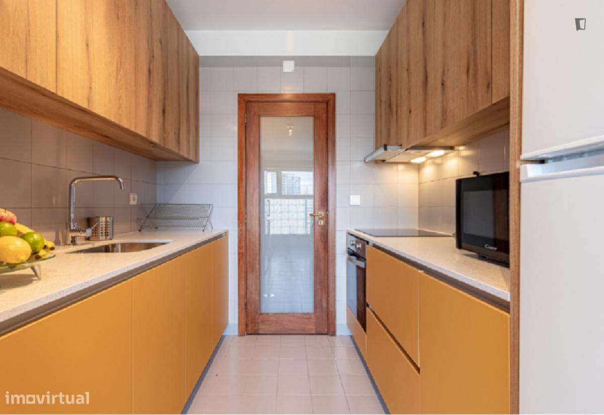 Quarto - localizado em Paranhos Porto - Grande imagem: 5/9