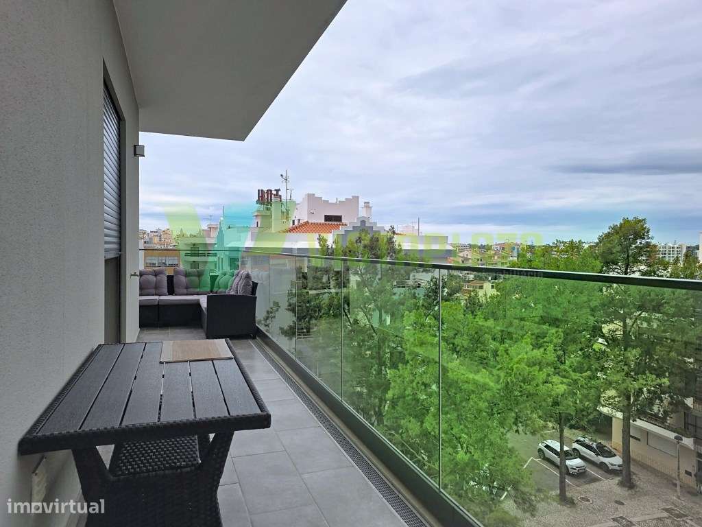 Apartamento T4 Acabamentos de Luxo na Urbanização do Fojo, Portimão-10