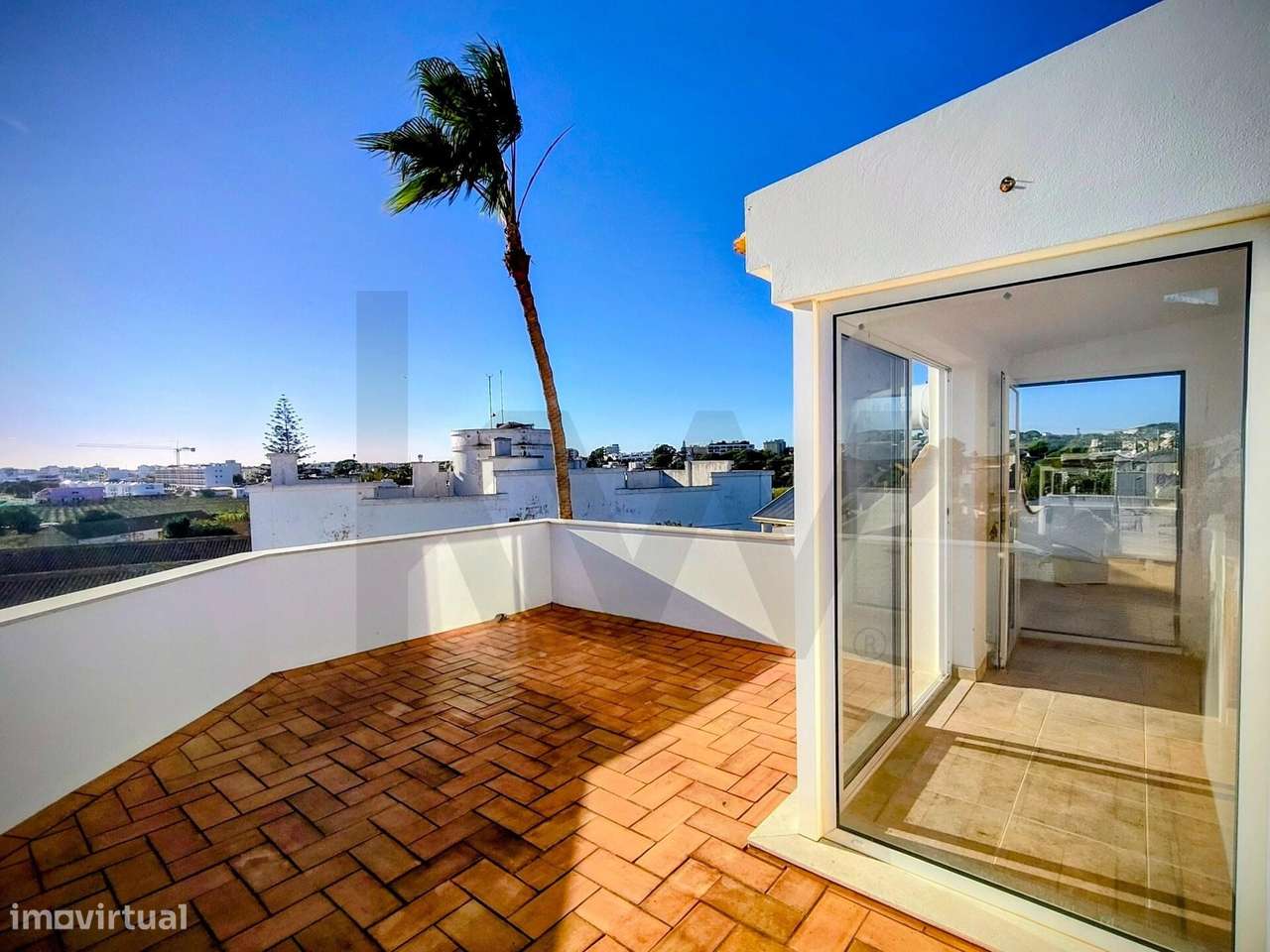 Moradia T4 Renovada em Pinheiros de Marim, Olhão-29