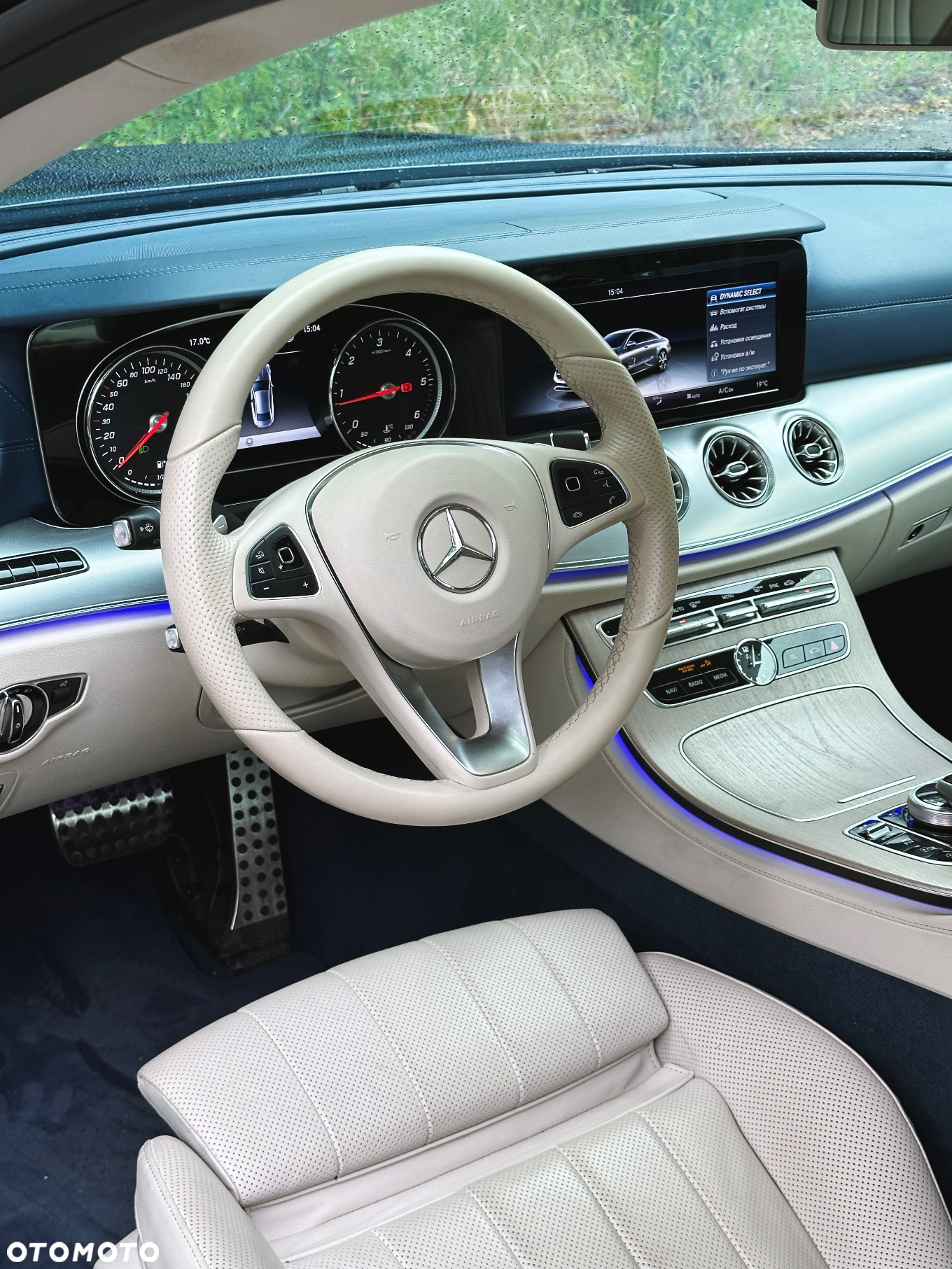 Mercedes-Benz Klasa E 220 d Coupe 4-Matic 9G-TRONIC - 26