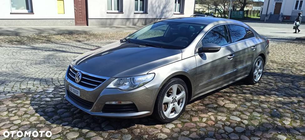 Volkswagen Passat CC - 23