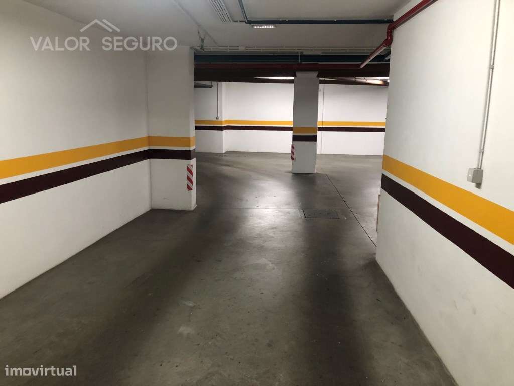 Parqueamento na Quinta da Ómnia em Alverca do Ribatejo - Grande imagem: 5/8