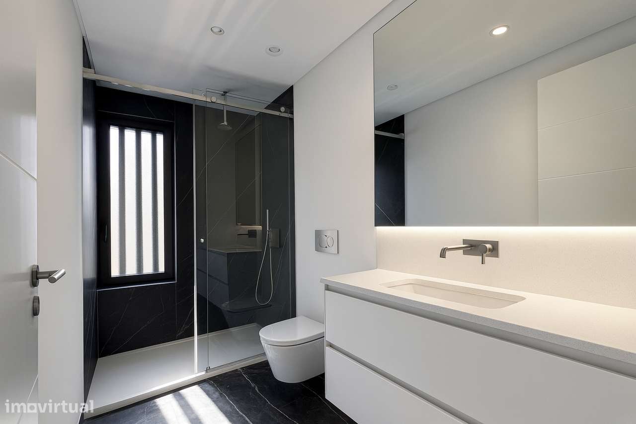 PARA VENDA: Moradia T4 Isolada com Jardim e Piscina na Aldeia de Juzo,-8