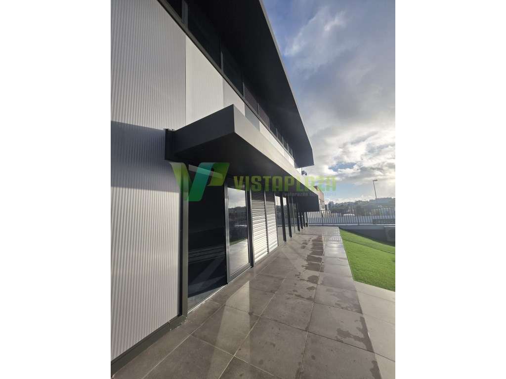 Loja para Arrendamento em Portimão - Espaço Comercial Novo na Zona ... - Grande imagem: 2/23