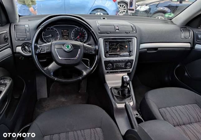 Skoda Octavia 1.8 TSI Ambiente - 28