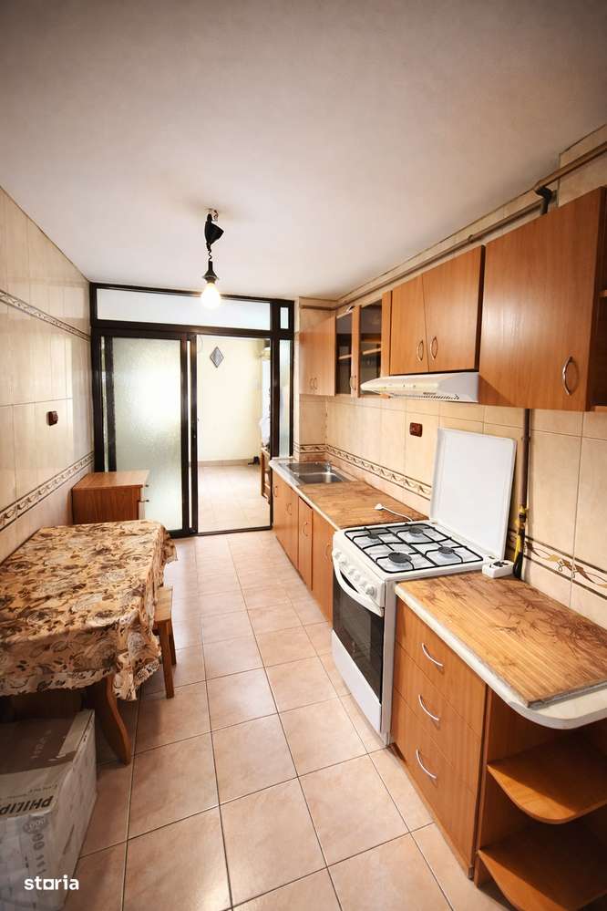 Apartament 4 camere, decomandat, etaj 2 ,mobilat ,Str. Decebal - Imagine principală: 3/17
