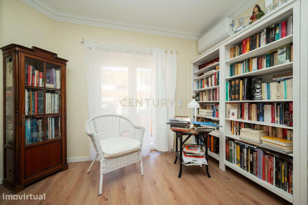 Moradia remodelada de 6 assoalhadas Exclusiva no Estoril-9