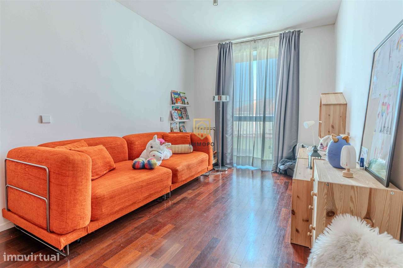 Apartamento T2 na Senhora da Hora, com duas garagens-7