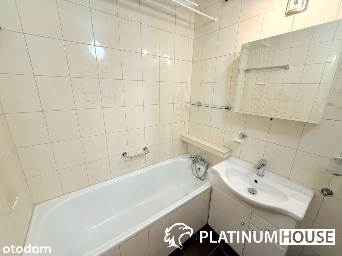 Komfortowe i przestronne 3 pokojowe mieszkanie!-6